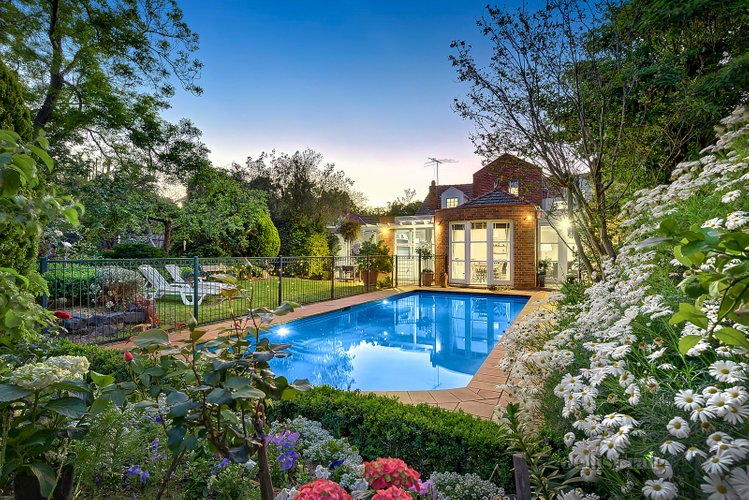 8 Kenilworth Grove Glen Iris 3146