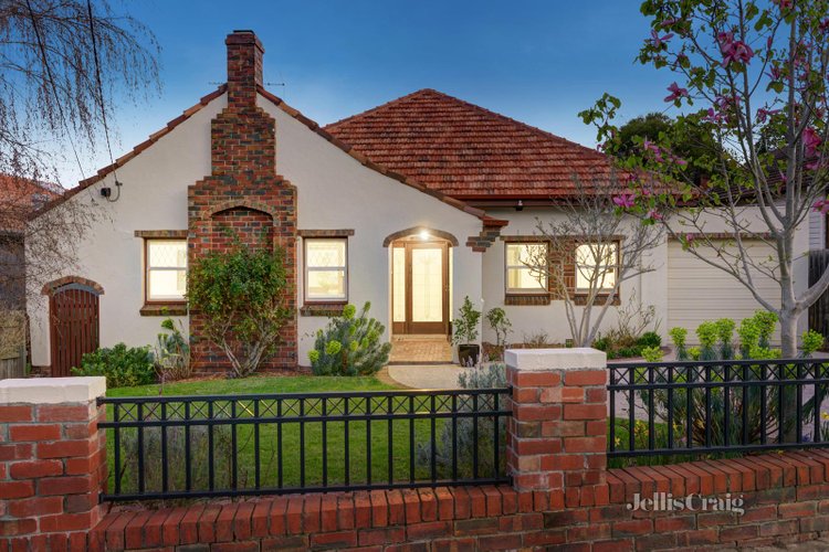 8 Kerr Crescent Camberwell 3124