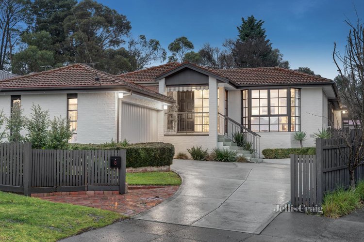 8 Langdale Drive Croydon Hills 3136