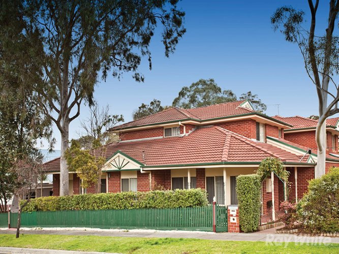 8 Larpent Street Glen Waverley 3150