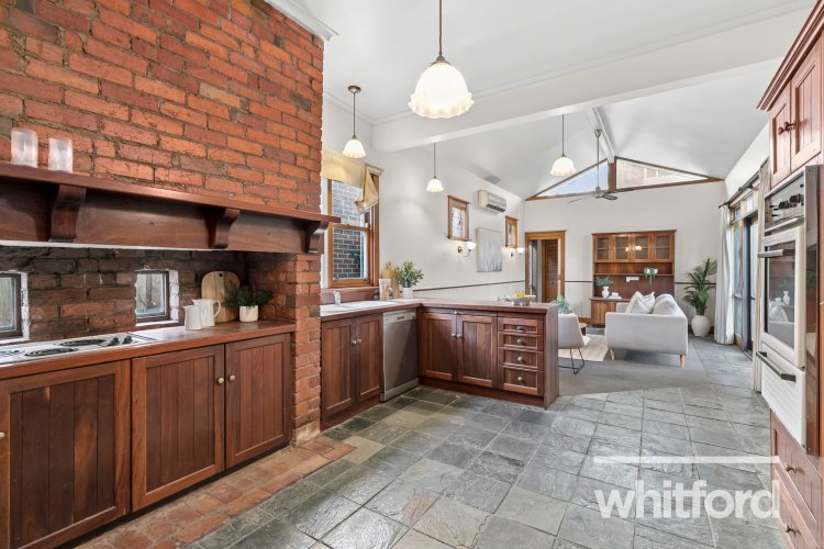 8 Laurel Bank Parade, Newtown