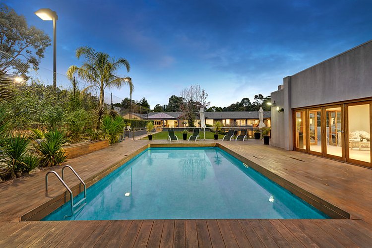 8 Little Valley Road Templestowe 3106