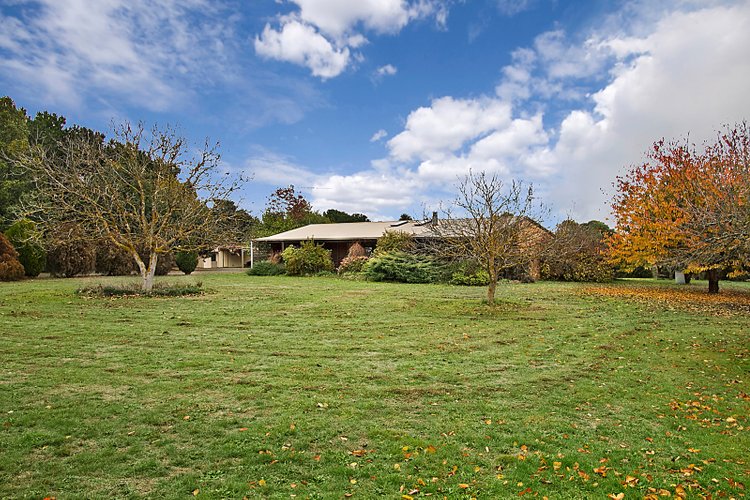 8 Lodgewood Road Woodend 3442