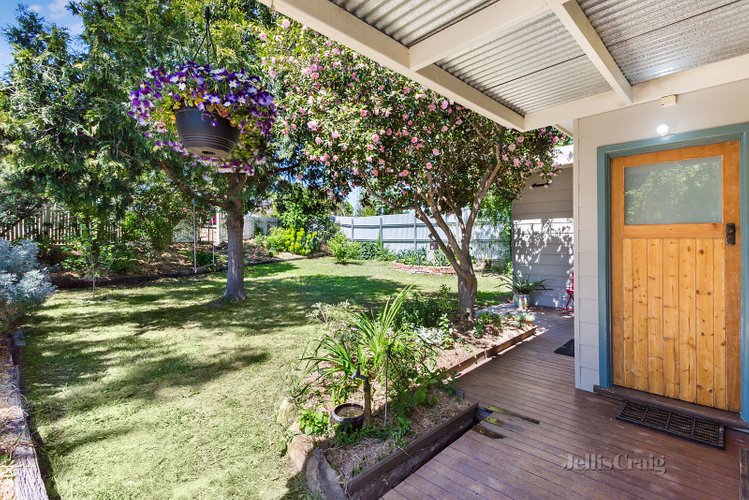 8 Moscript Street Campbells Creek 3451