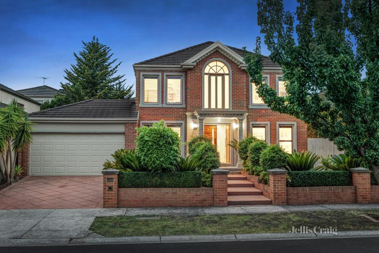 8 Nevada Retreat Bulleen 3105