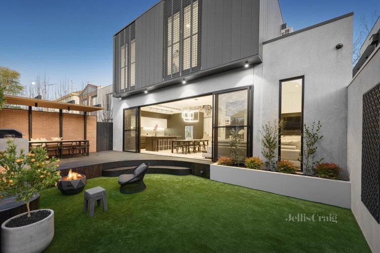 8 Nightingale Street Balaclava 3183