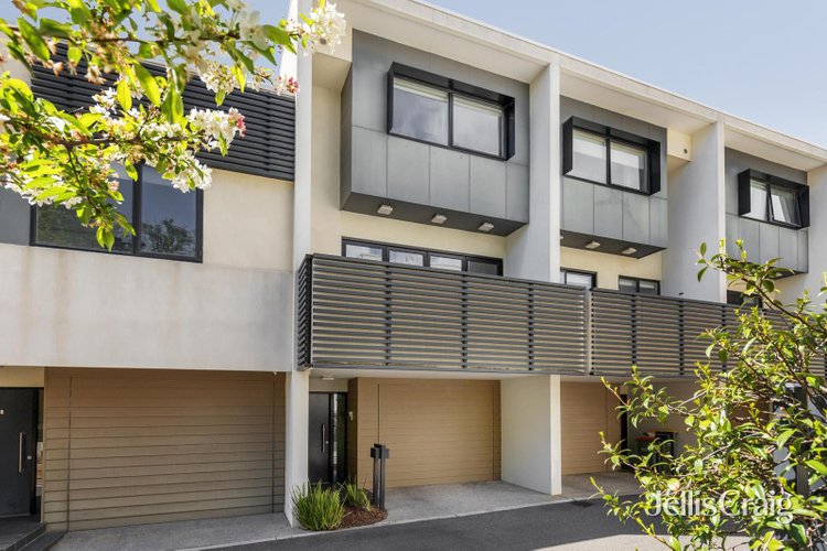8 Norfolk Place Malvern 3144