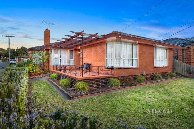 8 Normanby Road Bentleigh East 3165