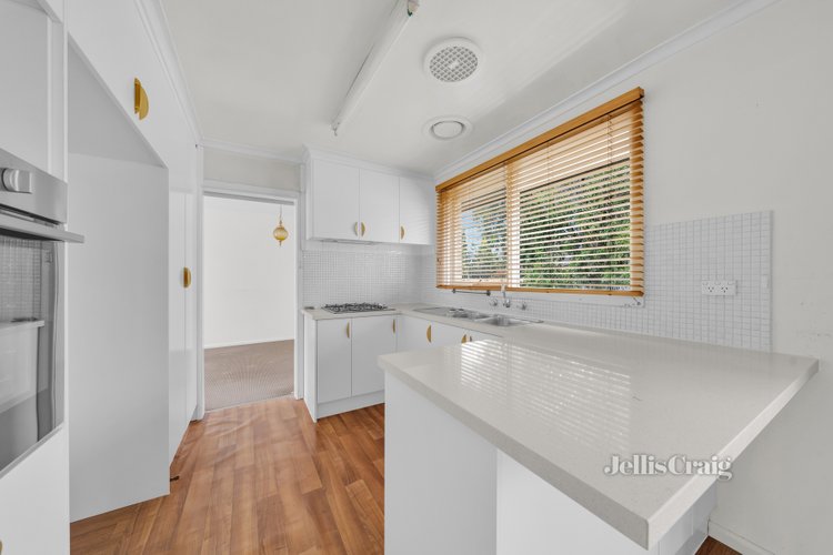 8 Ormiston Street Mount Waverley 3149