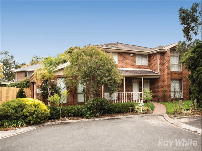 8 Peartree Way Glen Waverley 3150