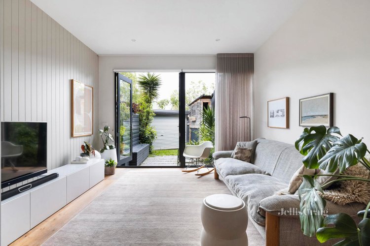 8 Peckville Street Clifton Hill 3068