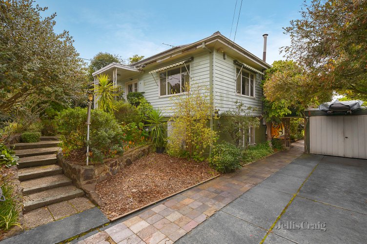8 Pinewood Avenue Ringwood East 3135