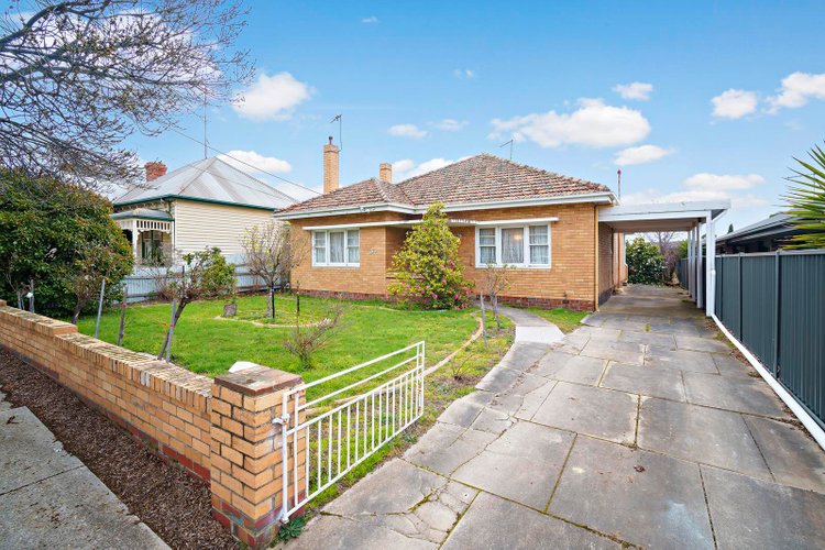 8 Pisgah Street Ballarat Central 3350