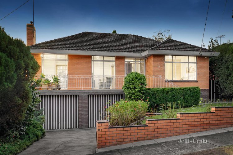 8 Riviera Avenue Doncaster 3108