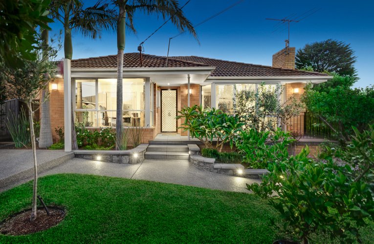 8 Rochdale Drive Burwood East 3151