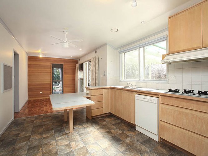 8 Rollington Drive Ringwood 3134
