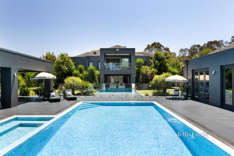 8 Roseburn Court Lower Plenty 3093