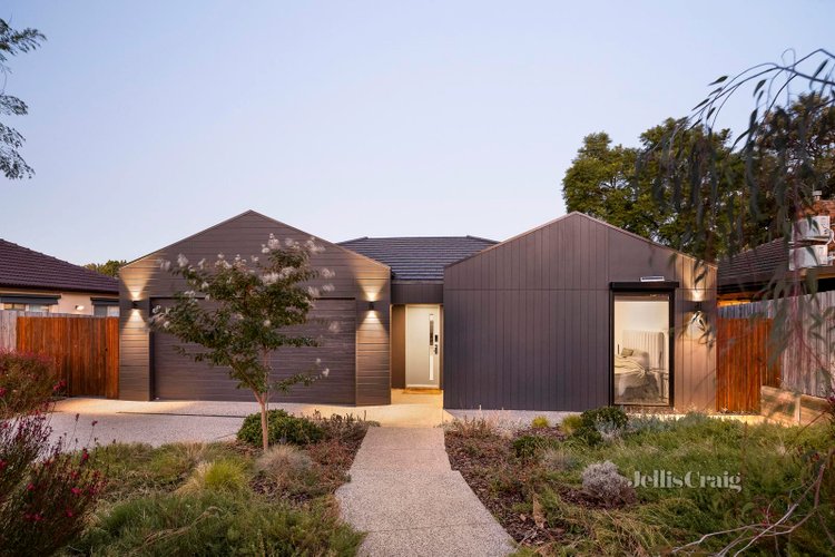 8 Rowland Street Bentleigh East 3165
