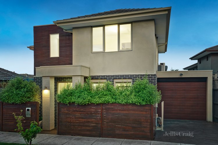 8 Scanlan Street Bentleigh East 3165