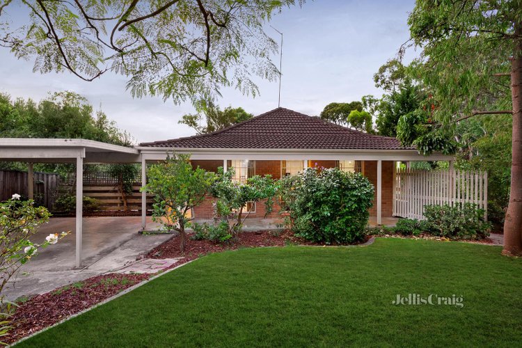8 Scarlet Ash Court Eltham 3095