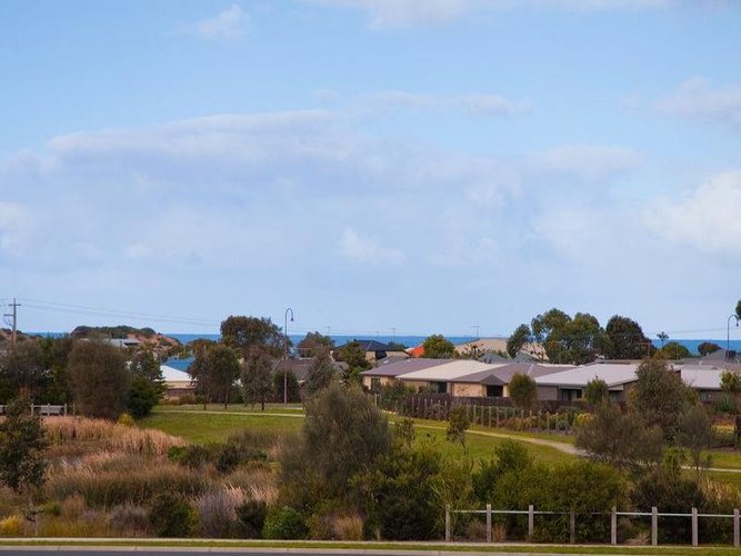 8 Seaward Way, Torquay