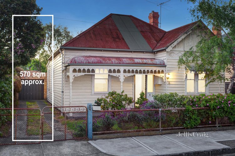 8 Seymour Avenue Carnegie 3163
