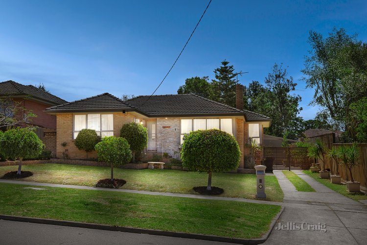 8 Strathallan Road Macleod 3085