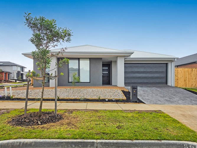 8 Sunrise Street Armstrong Creek 3217