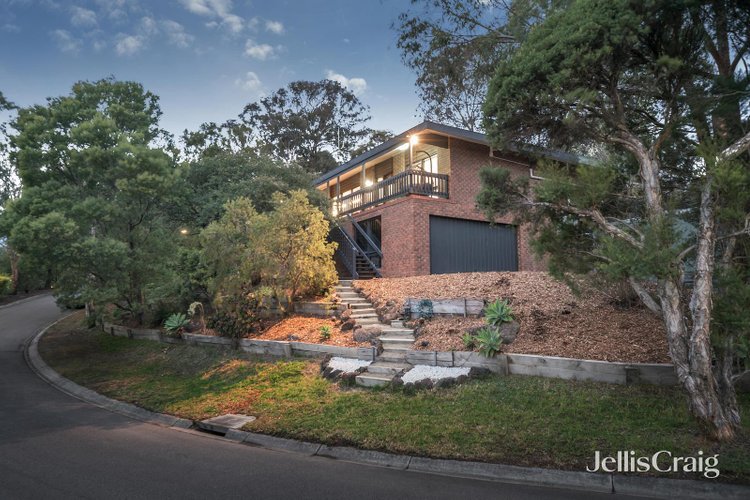 8 Tadema Crescent Eltham 3095