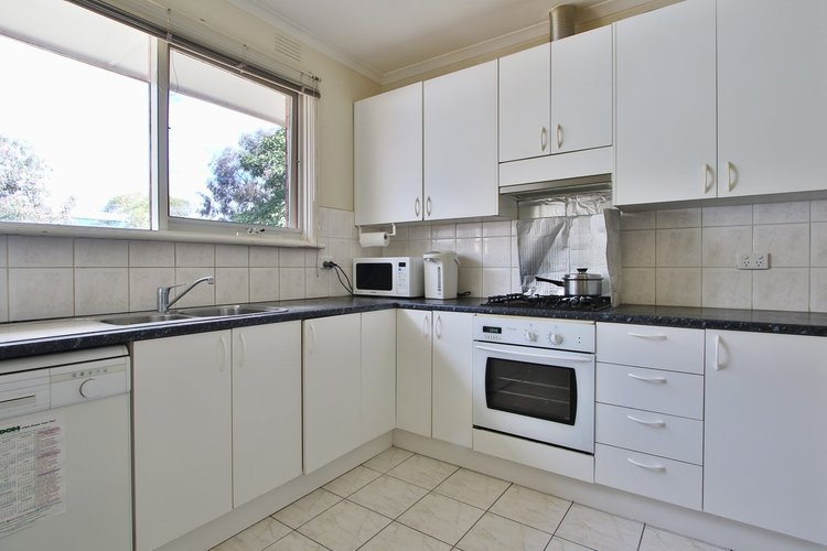 8 Tamarisk Avenue Glen Waverley 3150