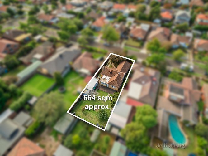 8 Thaxted Road Murrumbeena 3163