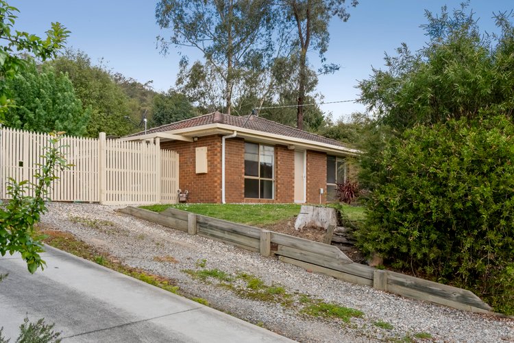 8 Trafalgar Crescent Lilydale 3140