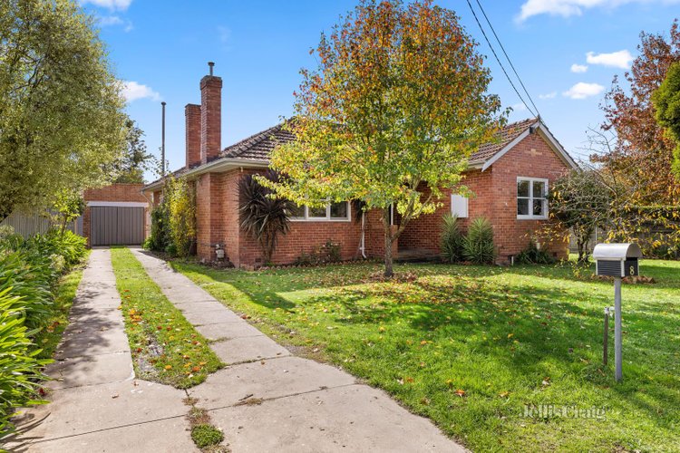 8 Waller Avenue Newington 3350