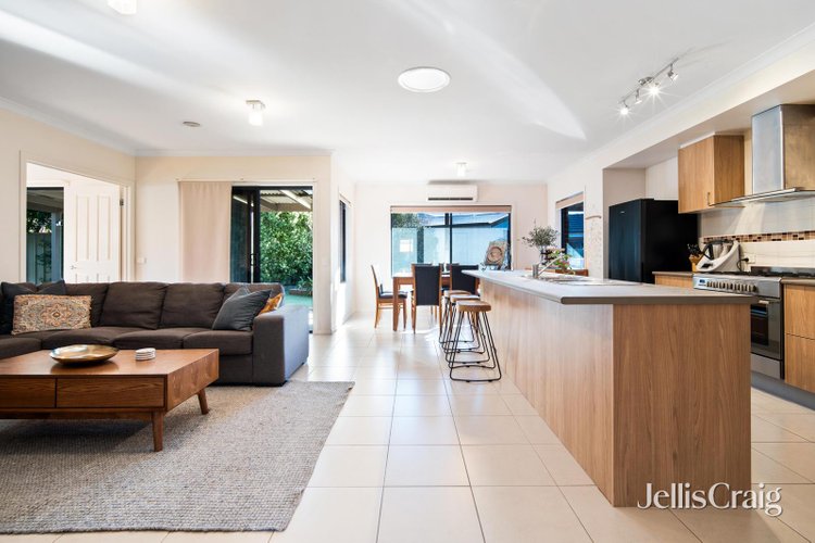 8 Waterside Close Miners Rest 3352