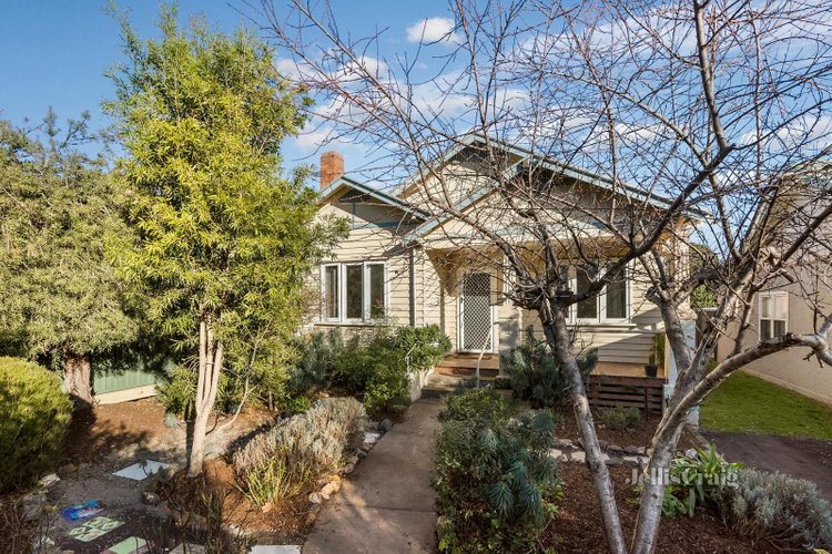 8 Wheeler Street Castlemaine 3450