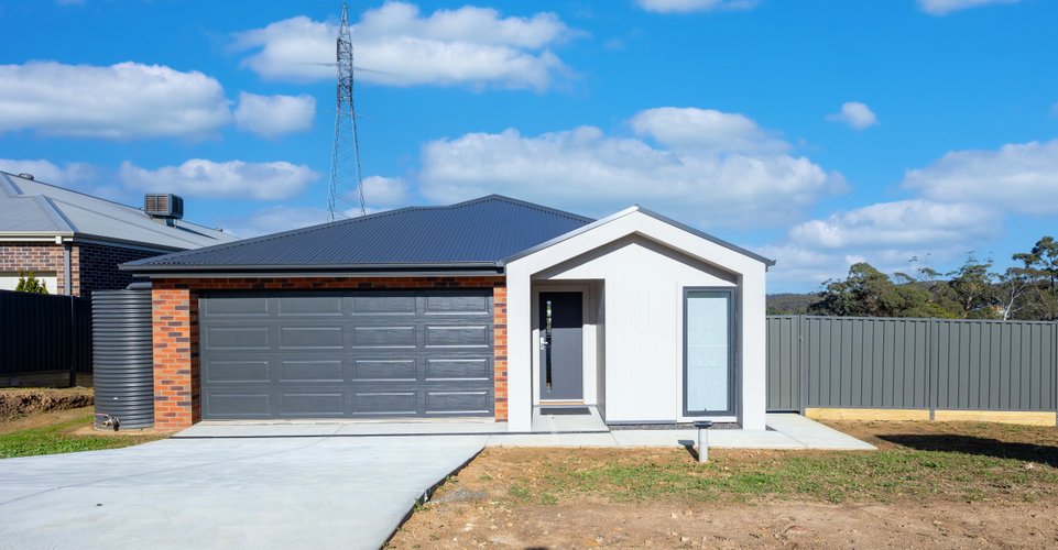 8 Willowbank Way  Brown Hill 3350