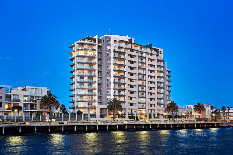 807 127 Beach Street Port Melbourne 3207