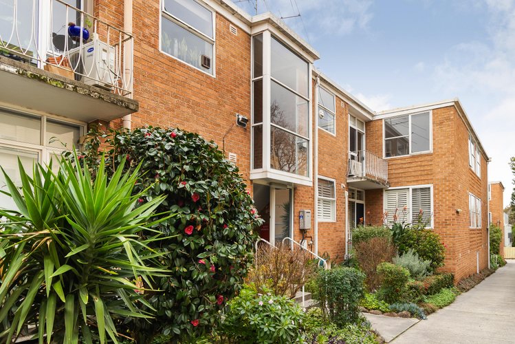 8/11 Fulton Street St Kilda East 3183