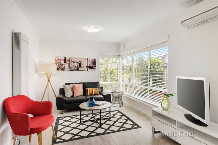 8/11 Main Street Blackburn 3130