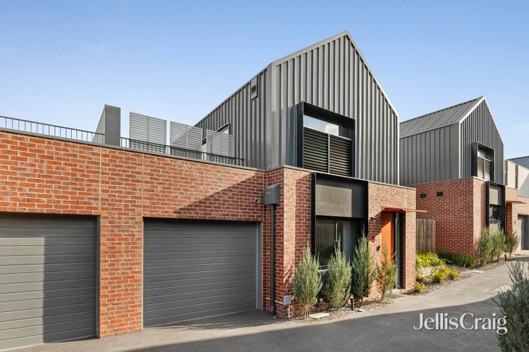8 11 Vernon Street Croydon 3136