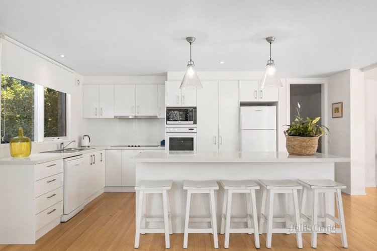 8 12 Hitchcock Avenue Barwon Heads 3227