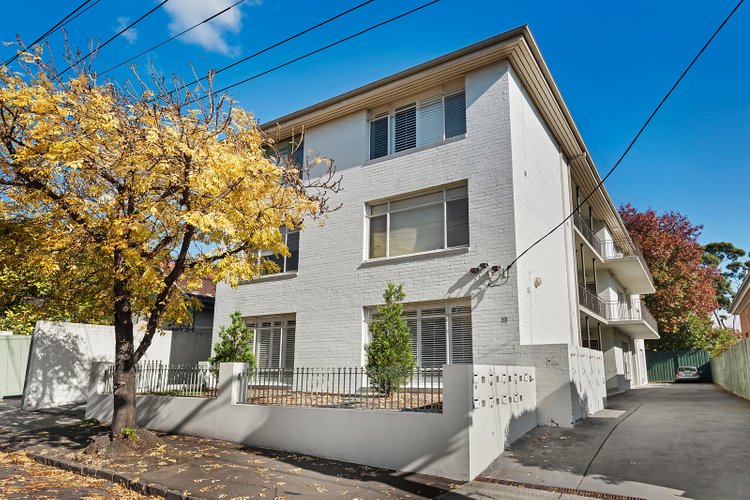 8/13 Hawksburn Road South Yarra 3141