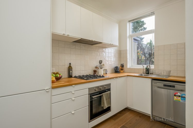 8/14 Smith Street Thornbury 3071
