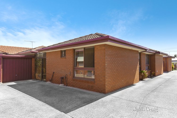 8/18 McLean Street Brunswick West 3055