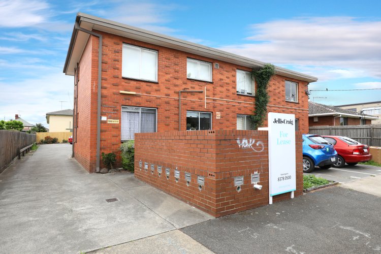 8/18 Smith Street  Thornbury 3071