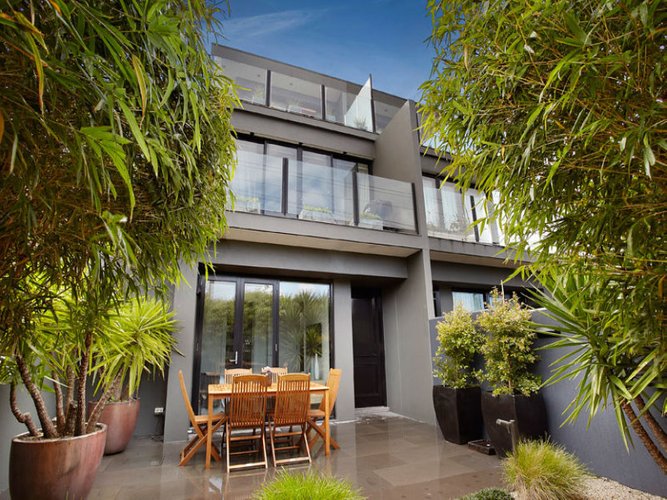 81a Ormond Esplanade Elwood 3184