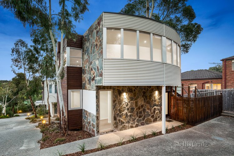 8/22 Livingstone Road Eltham 3095