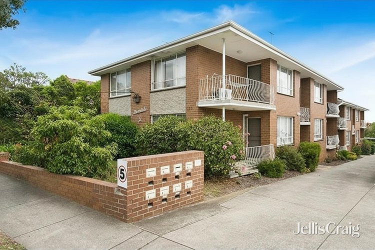 8 3 Flower Street Essendon 3040