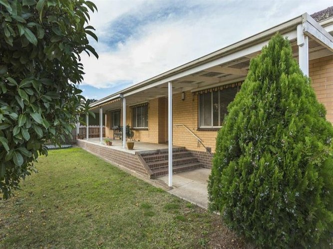 83 Main Road Campbells Creek 3451