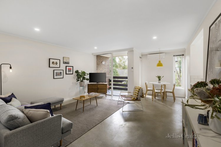 8/3 Rotherwood Road Ivanhoe East 3079